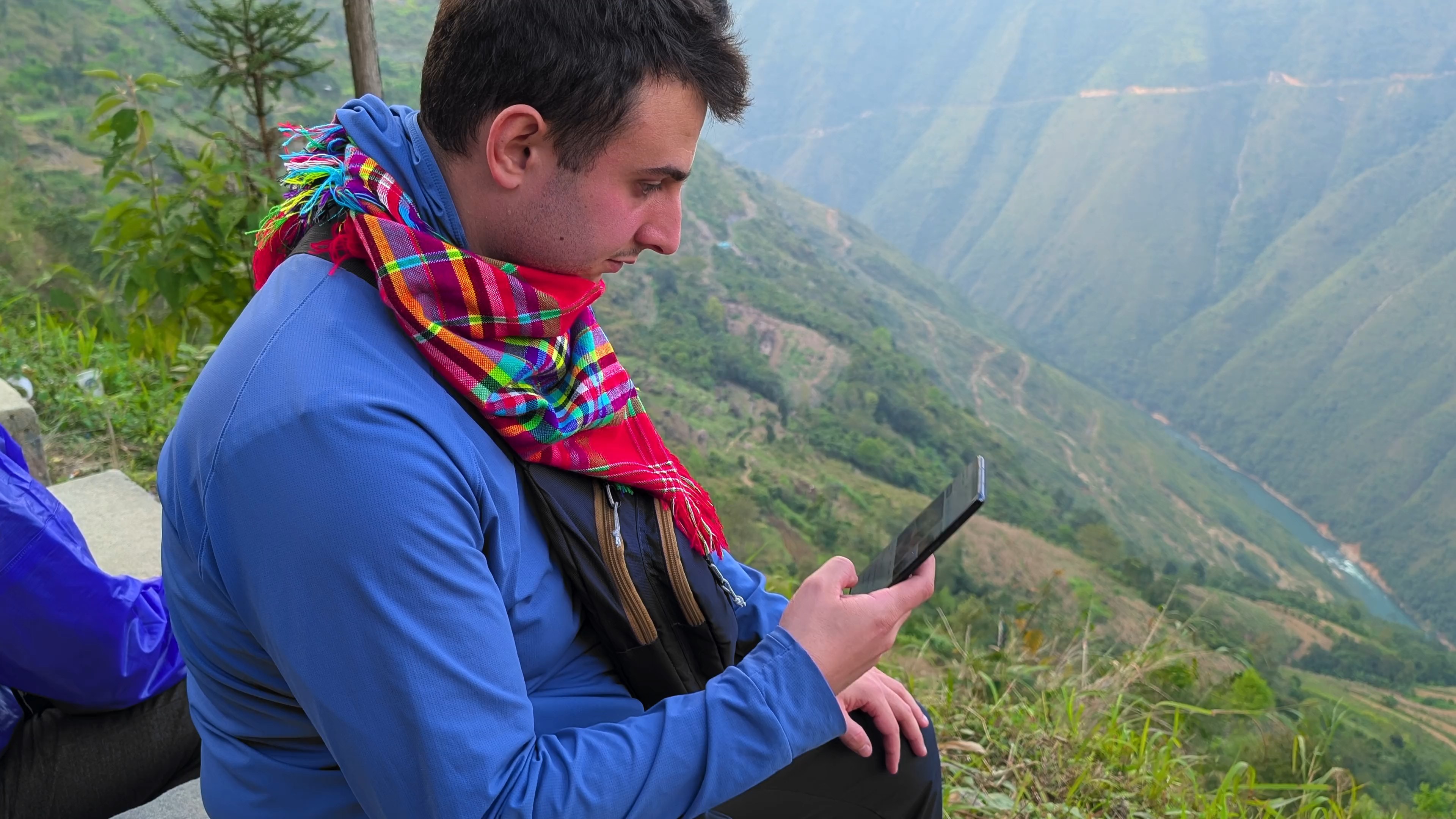 eSIM vs Physical SIM in Vietnam: Which Should You Get Before You Fly? (2026 Guide)