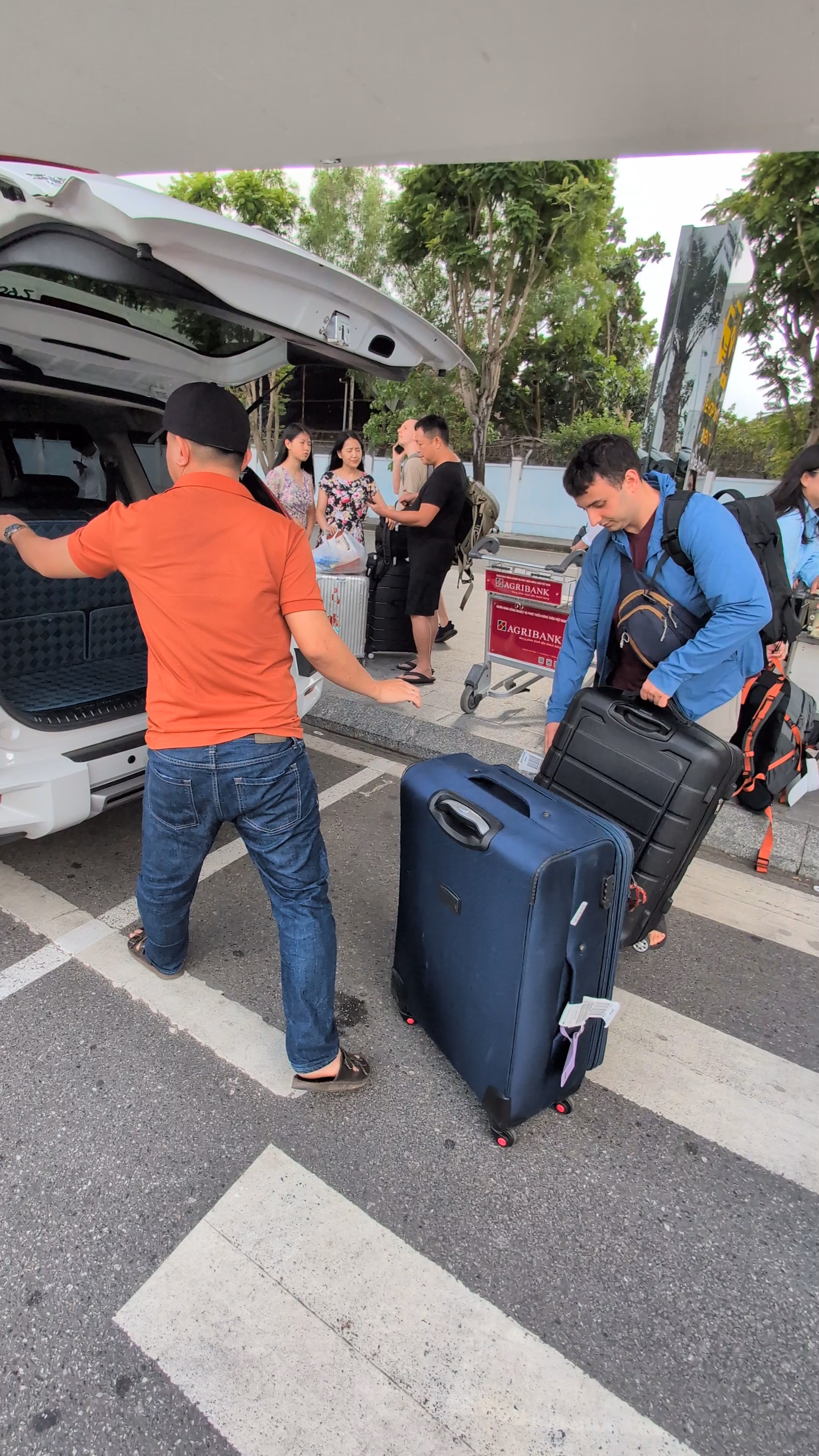 Grab taxi from Hanoi airport