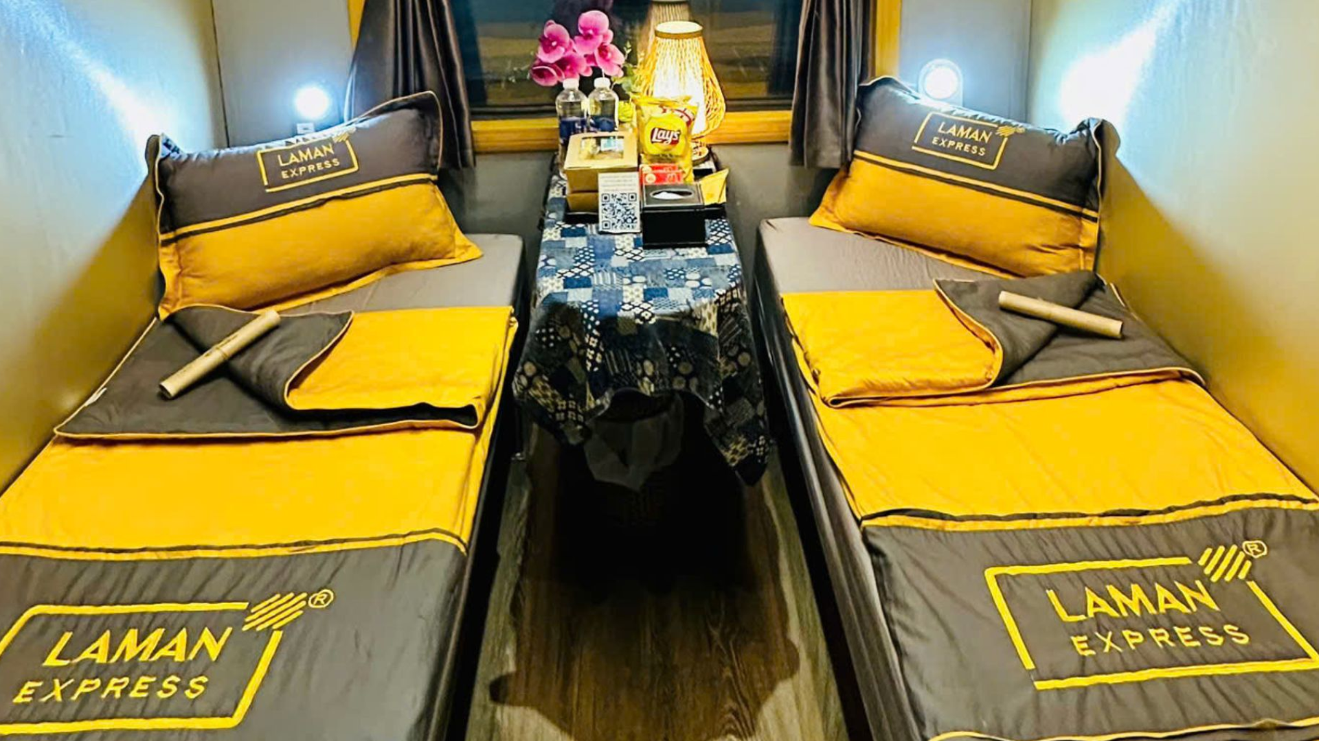 Laman Express train on Reunification Express